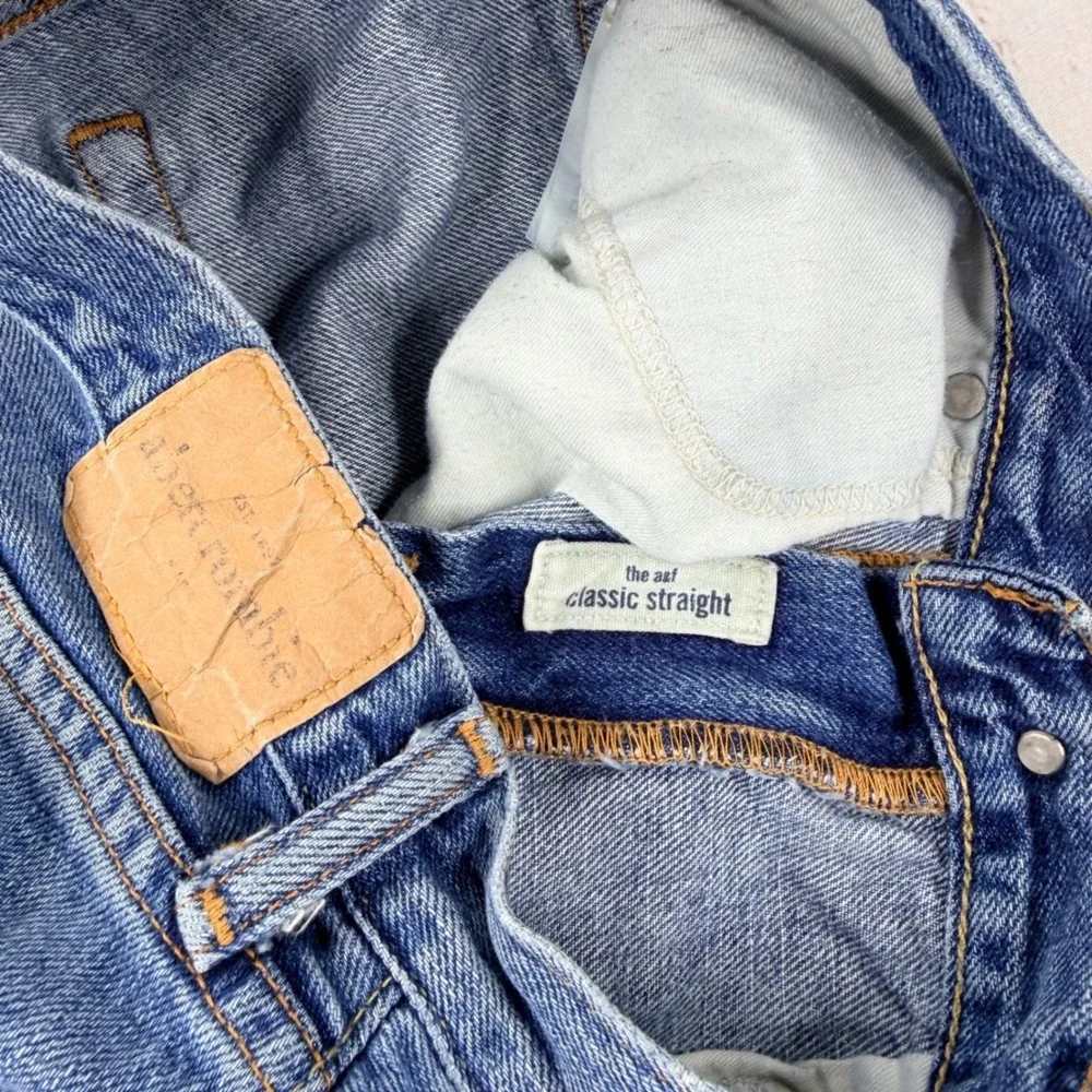 Abercrombie Kids Classic Straight Leg Jeans Light Wash Denim Size 16